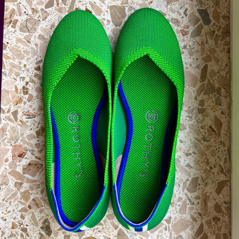 7.5 RARE JELLY BEAN GREEN “The Flats” Rothy’s